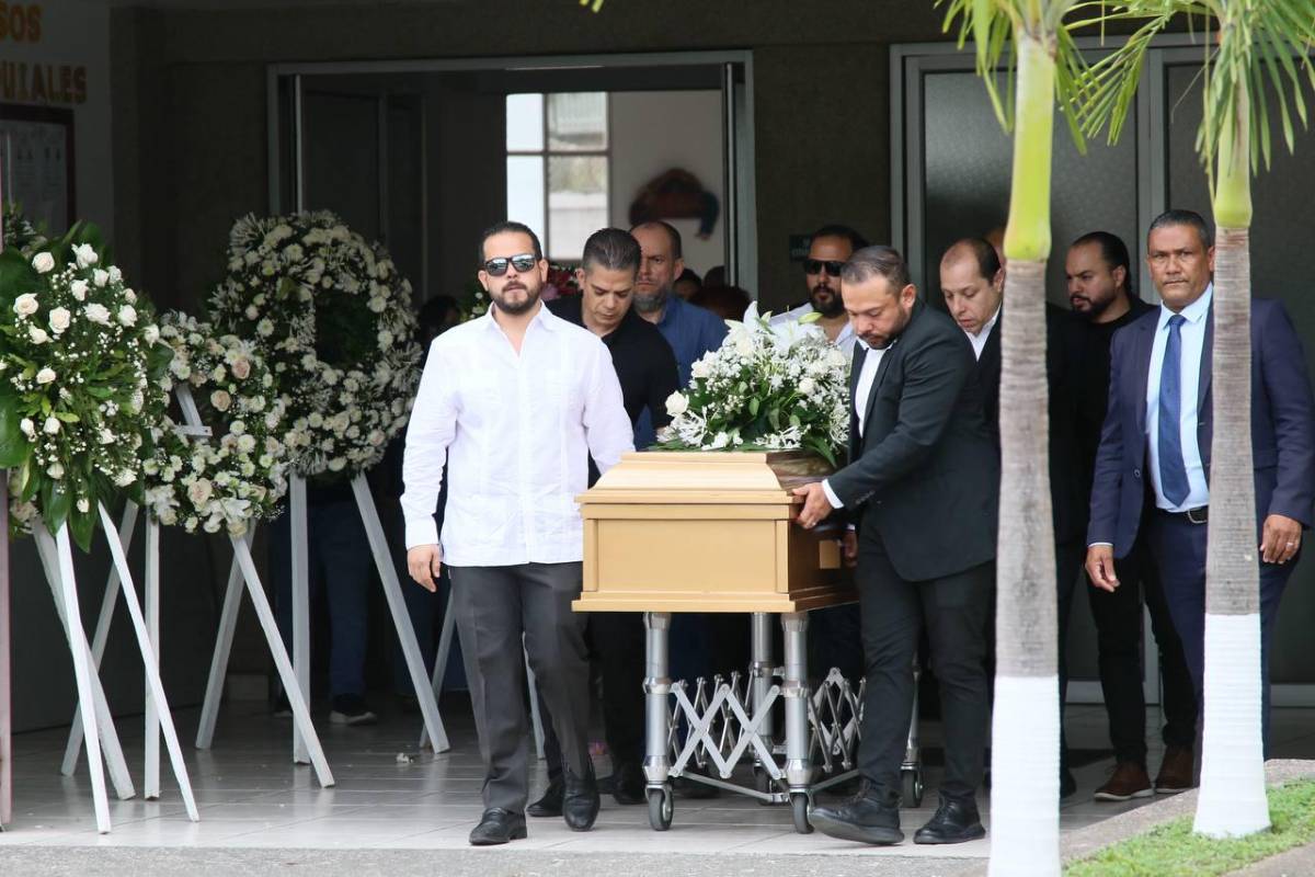 Con forenses en velorio, nuevas revelaciones de su pareja: así fue el último adiós a chef Sandra Díaz