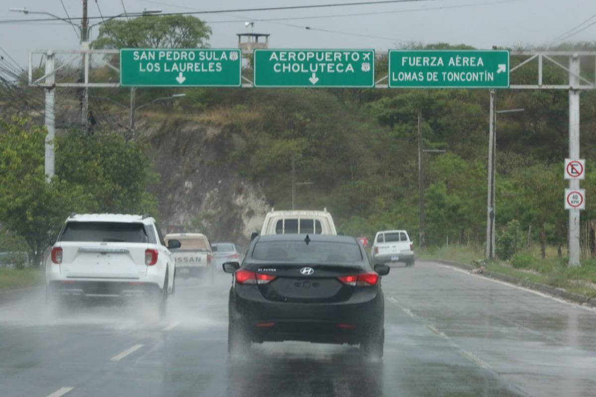 Más de 40 carros Uber han sido decomisados por el IHTT por operar sin permisos