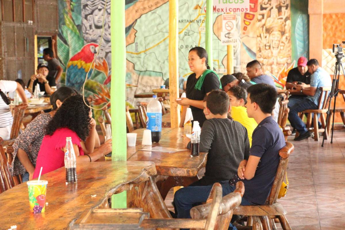 Una de las claves del éxito según Gledyn Guerra es que el cliente es lo principal.