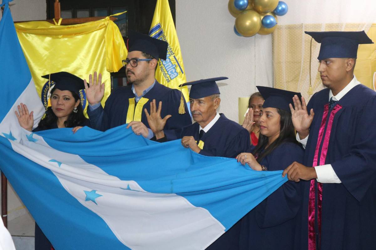 La Universidad Politécnica de Honduras celebra graduación