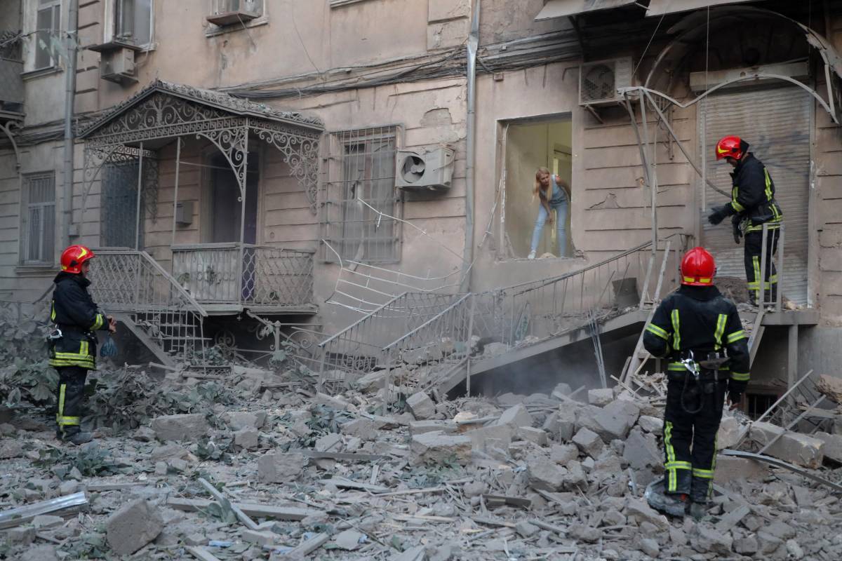 Zelenski pide un escudo aéreo para toda Ucrania contra el “terror” de los misiles rusos