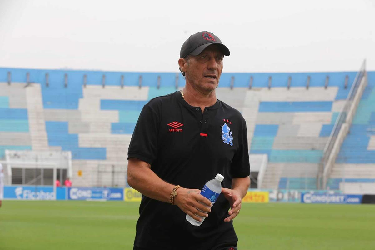 Pedro Troglio tendrá que jugar el repechaje contra el Real España.