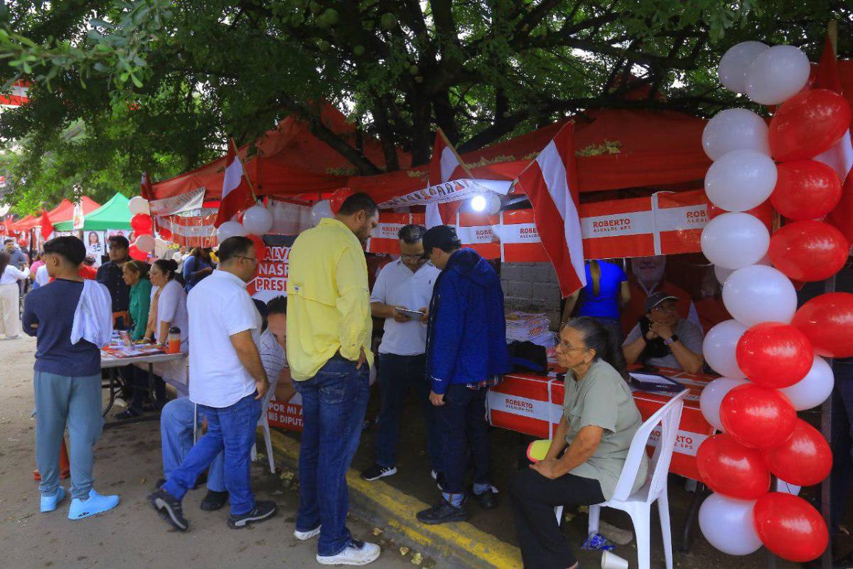 Elecciones Honduras 2025: largas filas, retrasos y afluencia de personas