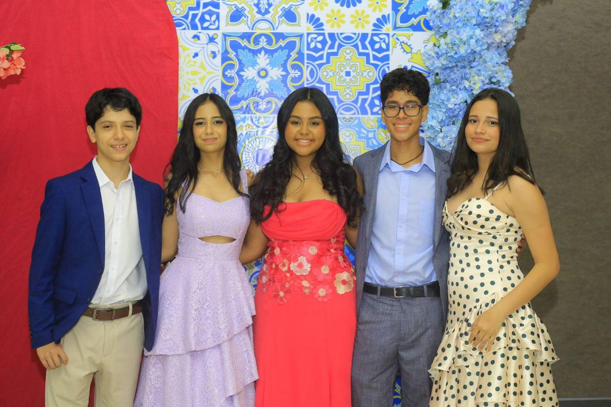 Seniors 2026 de la Franciscan School & Institute celebran desayuno