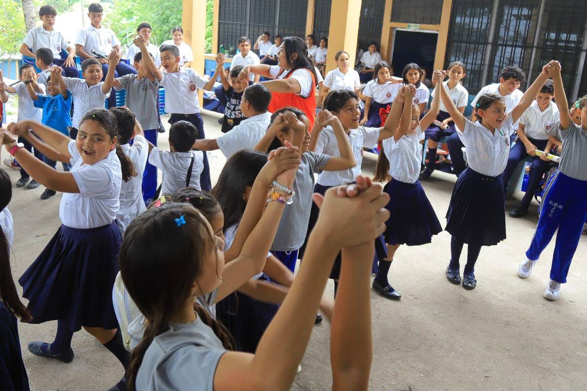Alumnos de escuela Cabañas aprendieron con fascículos de Mente Sana