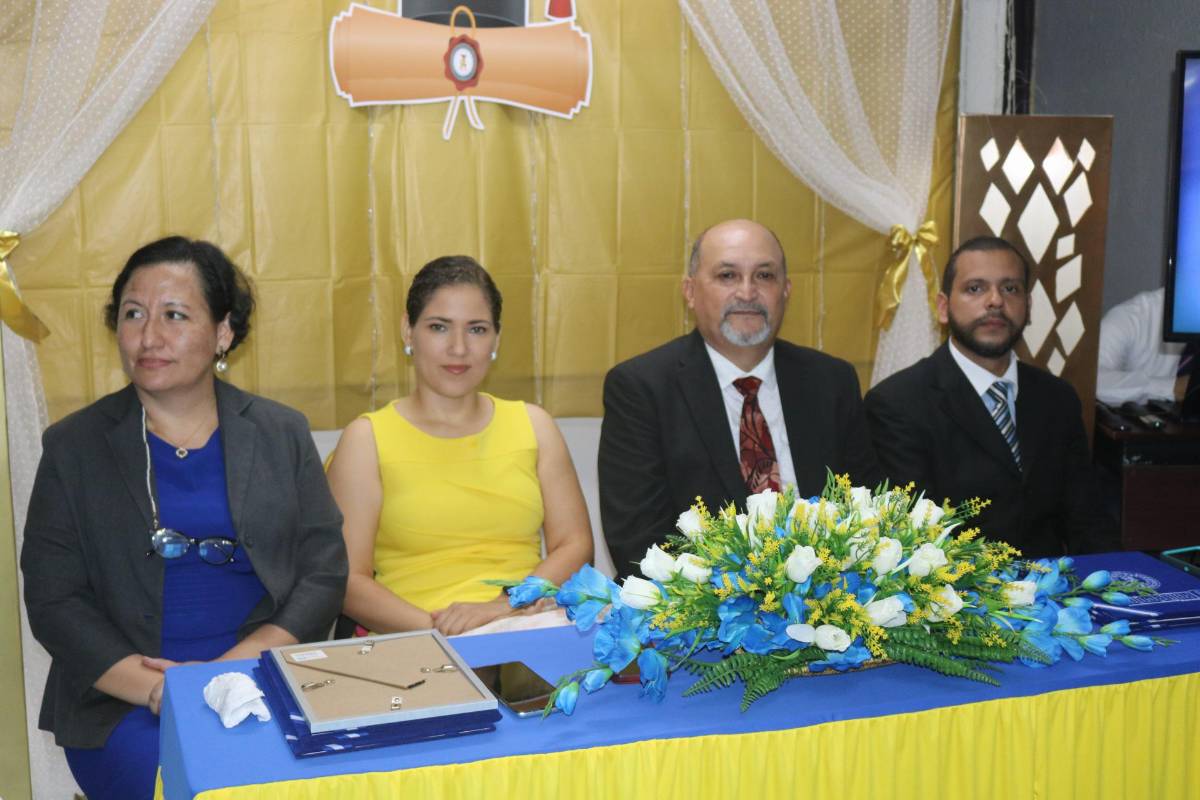 La Universidad Politécnica de Honduras celebra graduación