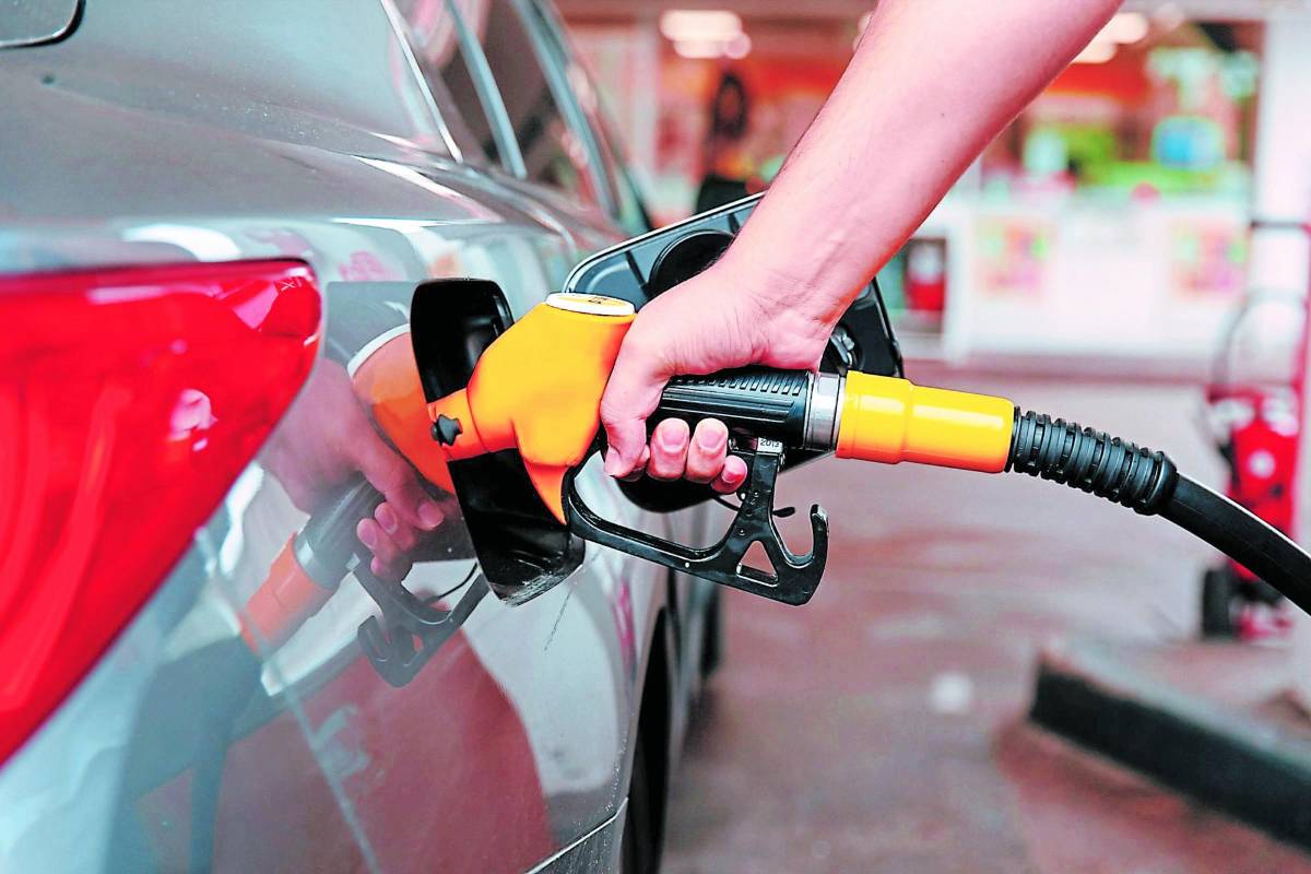 Más aumentos a los combustibles durante feriado