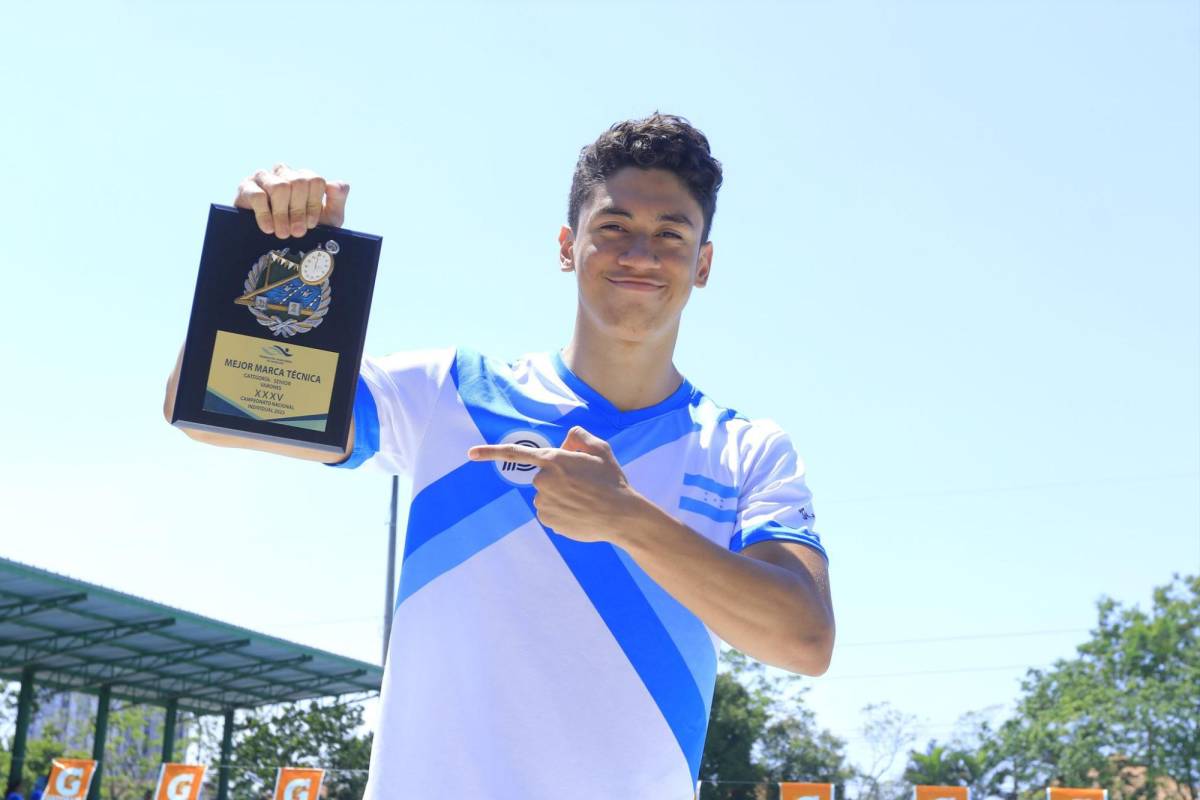 Gabriel Martínez, de 18 años, se impuso con un imperial 1:55.13s en la categoría de 18 años y mayores
