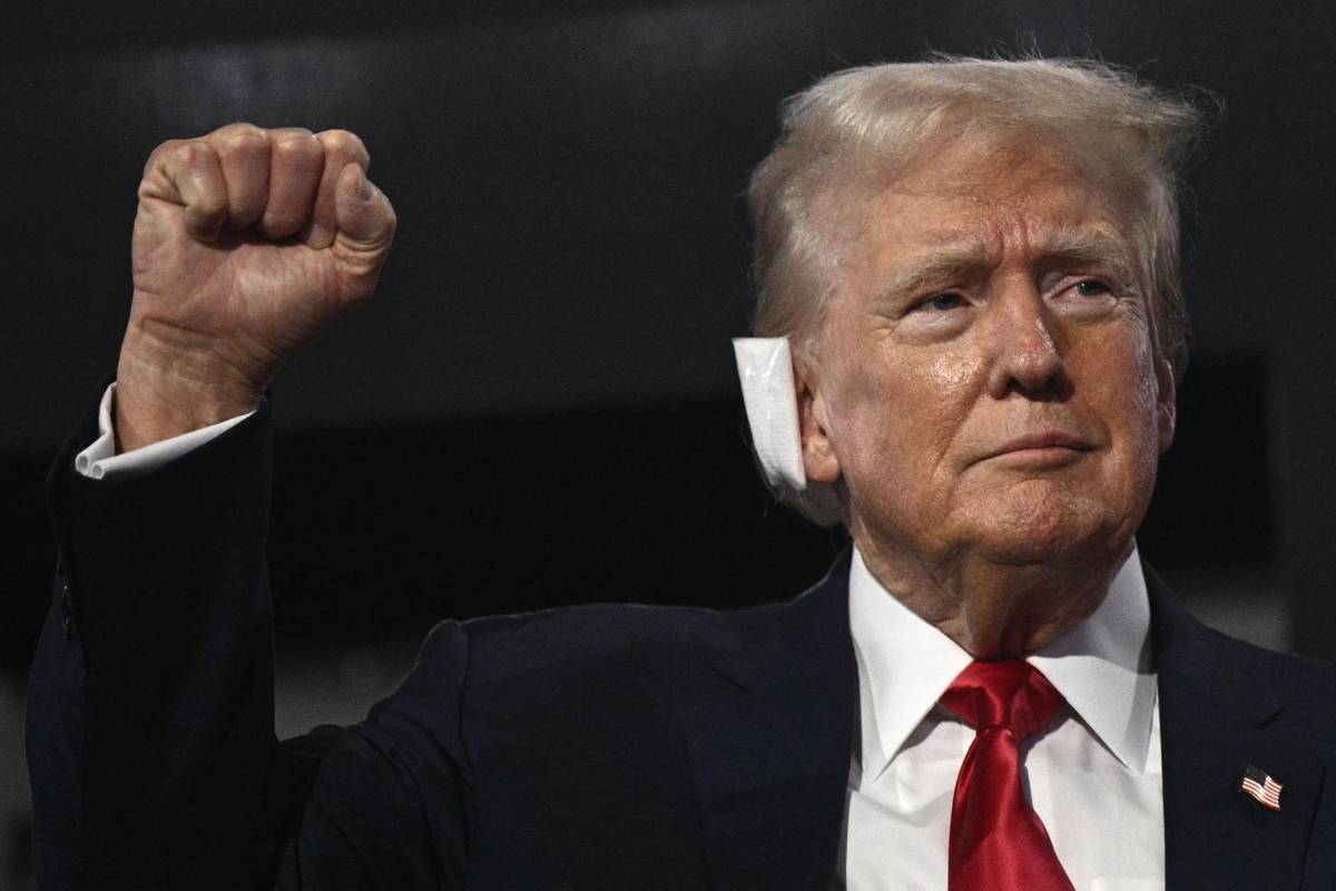 Trump aventaja a Biden en todo el país y en 7 estados clave, según encuesta