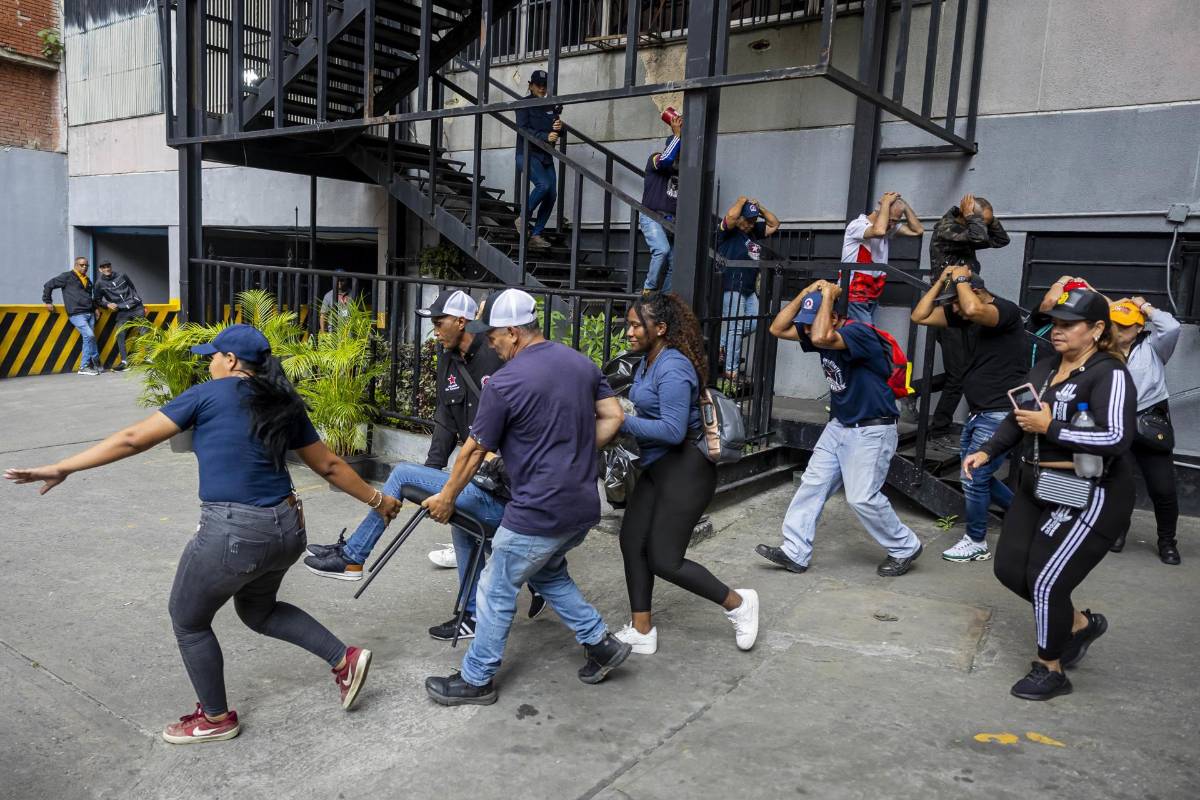 Venezolanos se preparan para responder ante conflicto armado y desastres naturales