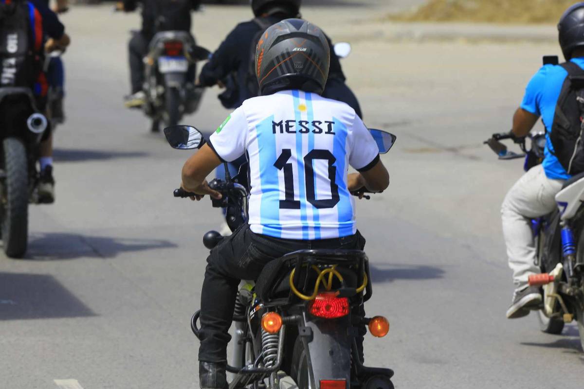 Fotos: Con caravana reciben a Messi en San Pedro Sula