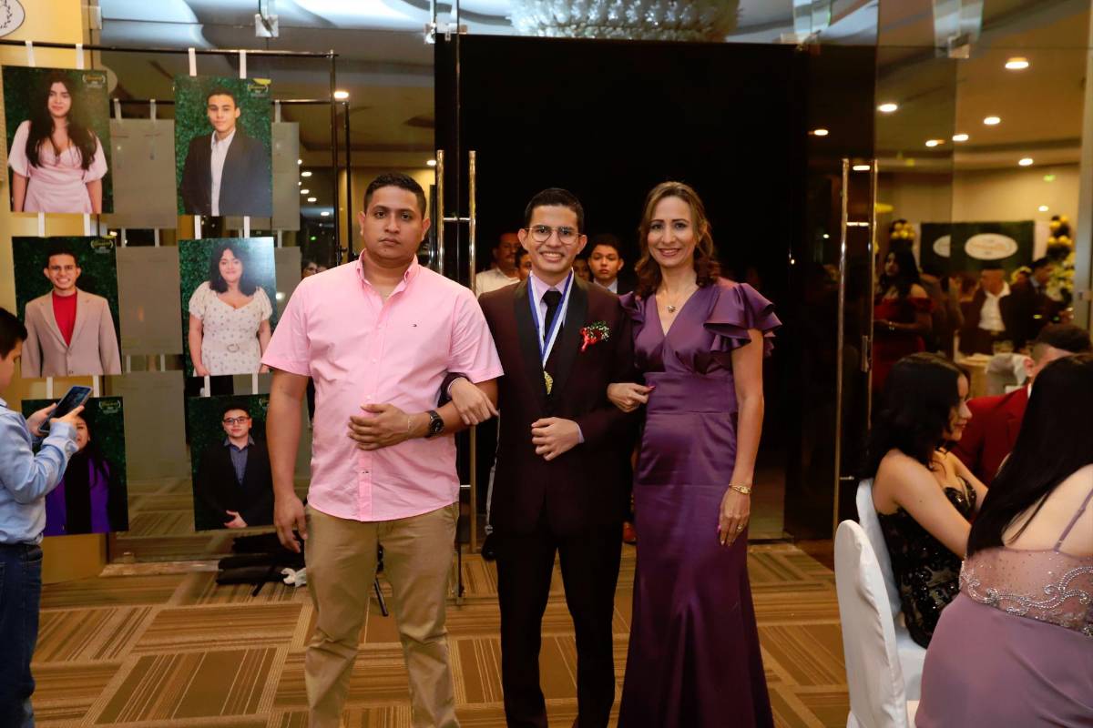 El Instituto Bilingüe Pablo Menzel celebra a sus recién graduados