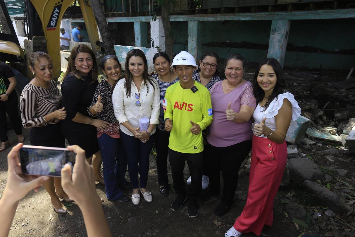 Shin Fujiyama y Roberto Contreras inician remodelación en escuela Dionisio de Hererra