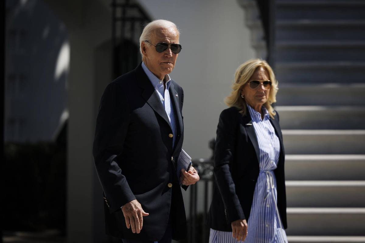 Jill Biden da positivo a covid-19 y experimenta “síntomas leves”