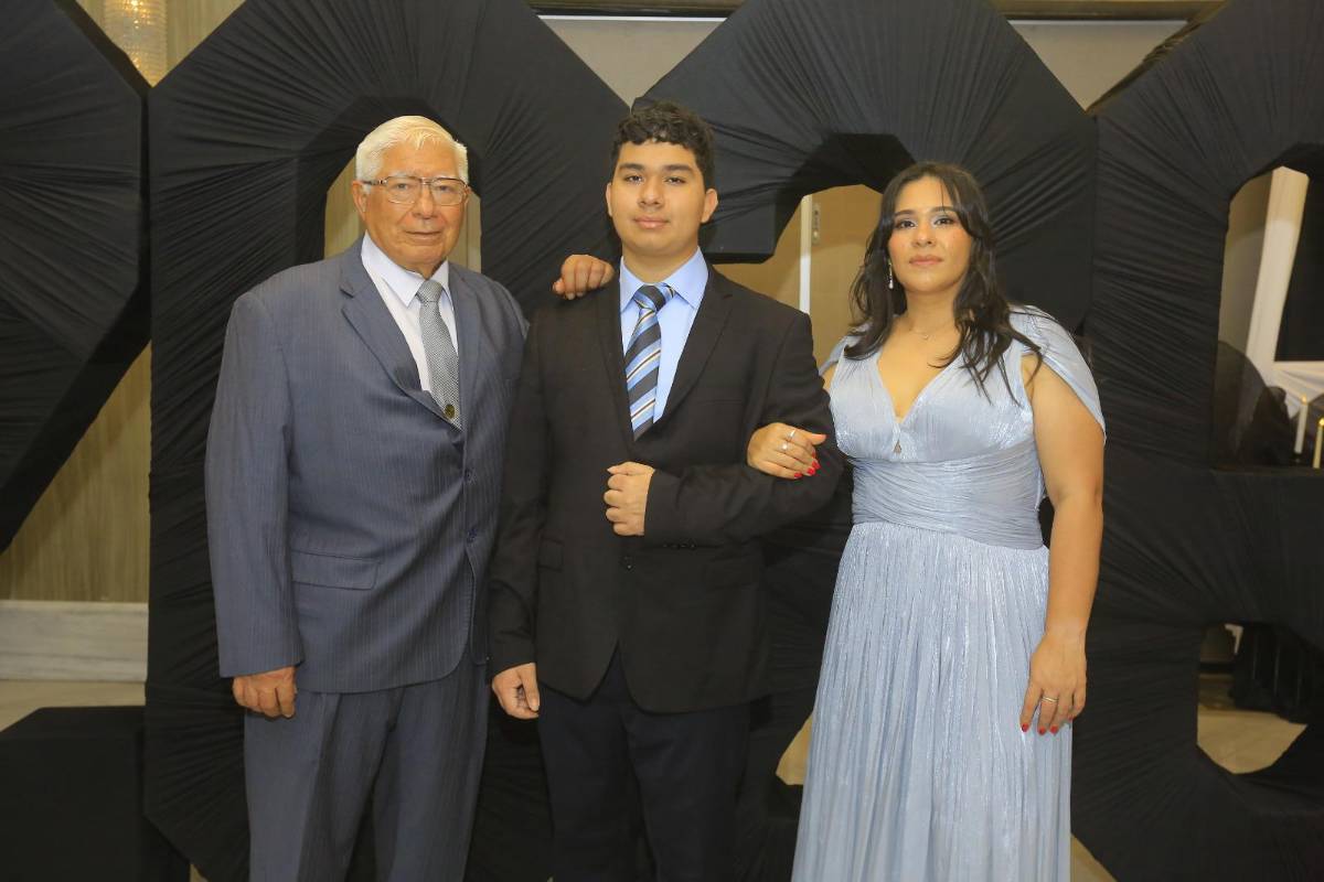 Una noche inolvidable para los 22 seniors de Big Step Institute
