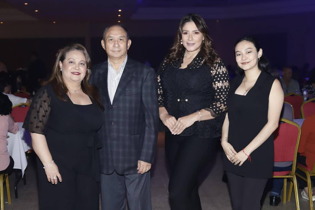 Así disfrutaron los sampedranos el show de Los Iracundos y Germaín de la Fuente