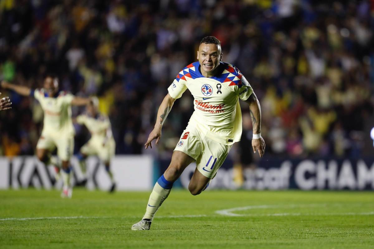 Jonathan Rodríguez del América celebra el gol que abrió el marcador ante Real Estelí.