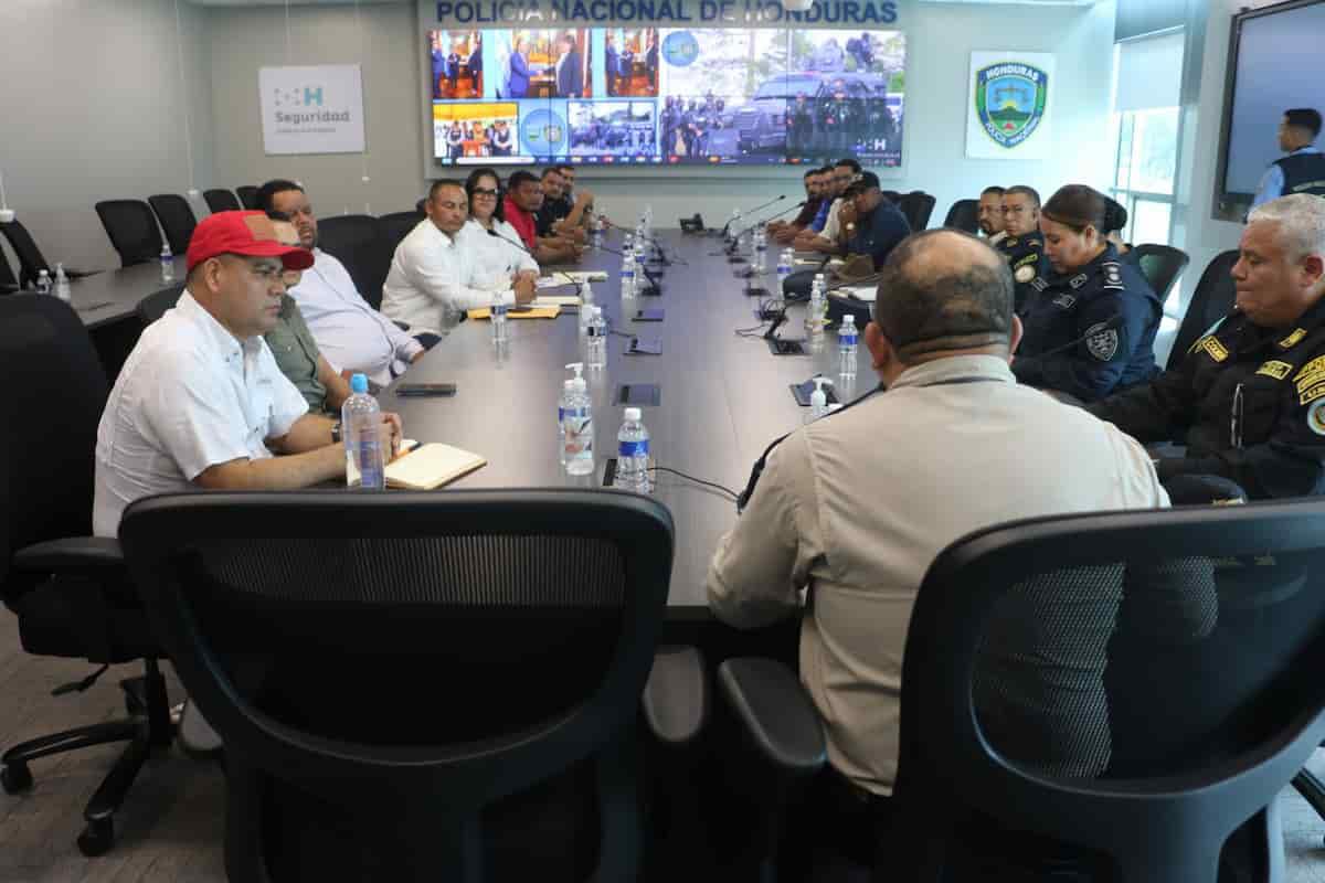 Las conversaciones de los manifestantes que luchan por abolir el decreto antiarmas con Gustavo Sánchez, ministro de Seguridad, no han tenido sus frutos.