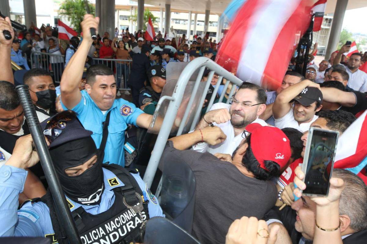 Toletazos y Cálix en el centro del caos: esto originó el zafarrancho en el CN