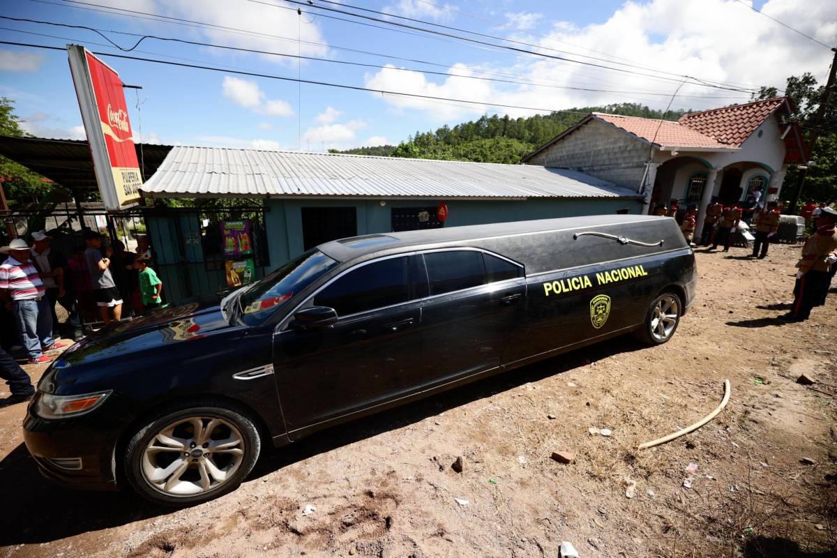 ¿Quién es el oficial que lloraba en el funeral del inspector Kevin Pérez?