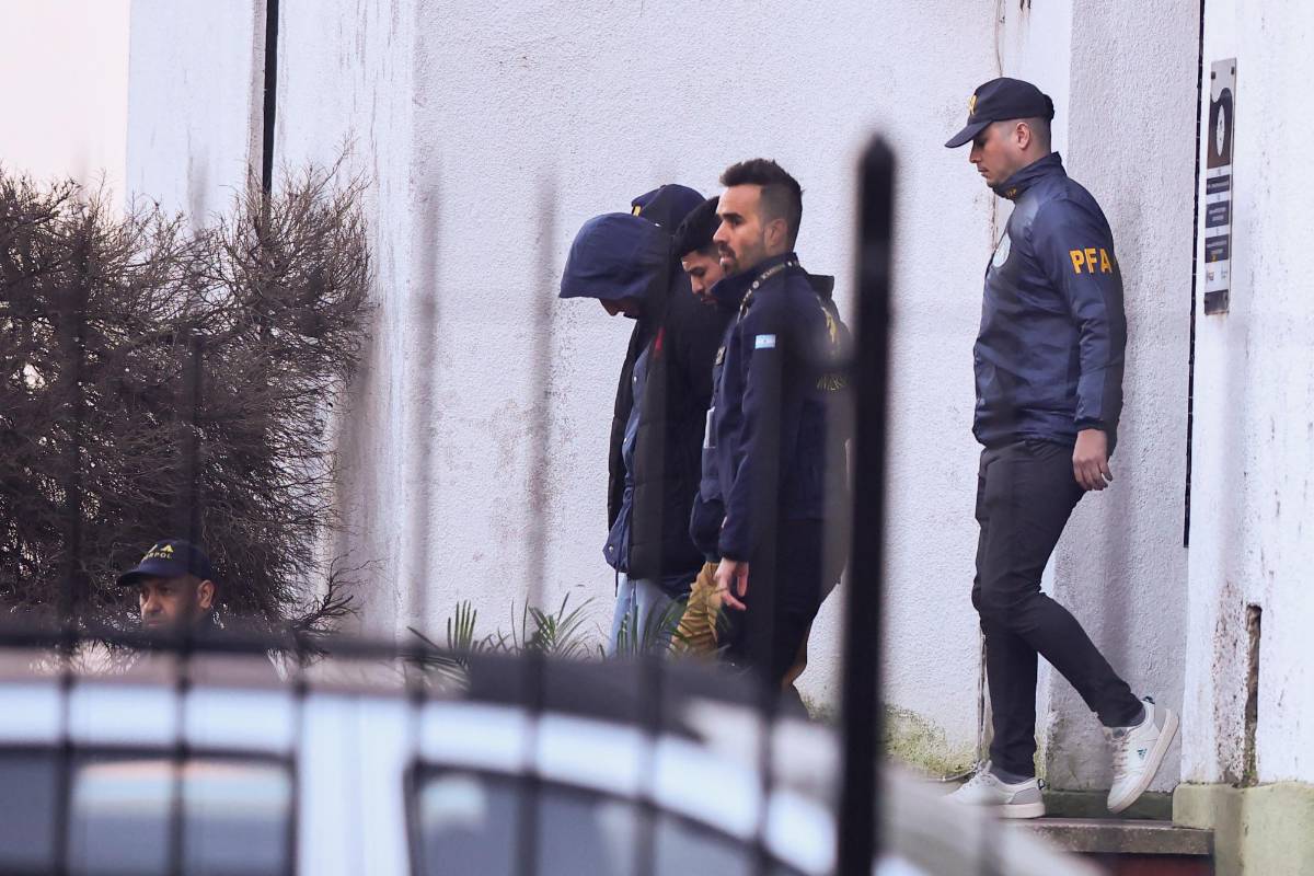 “La golpearon y abusaron”: Dos rugbiers franceses son acusados de violación en Argentina