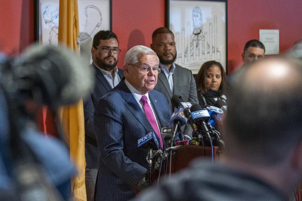 Bob Menéndez no renunciará tras ser acusado de corrupción