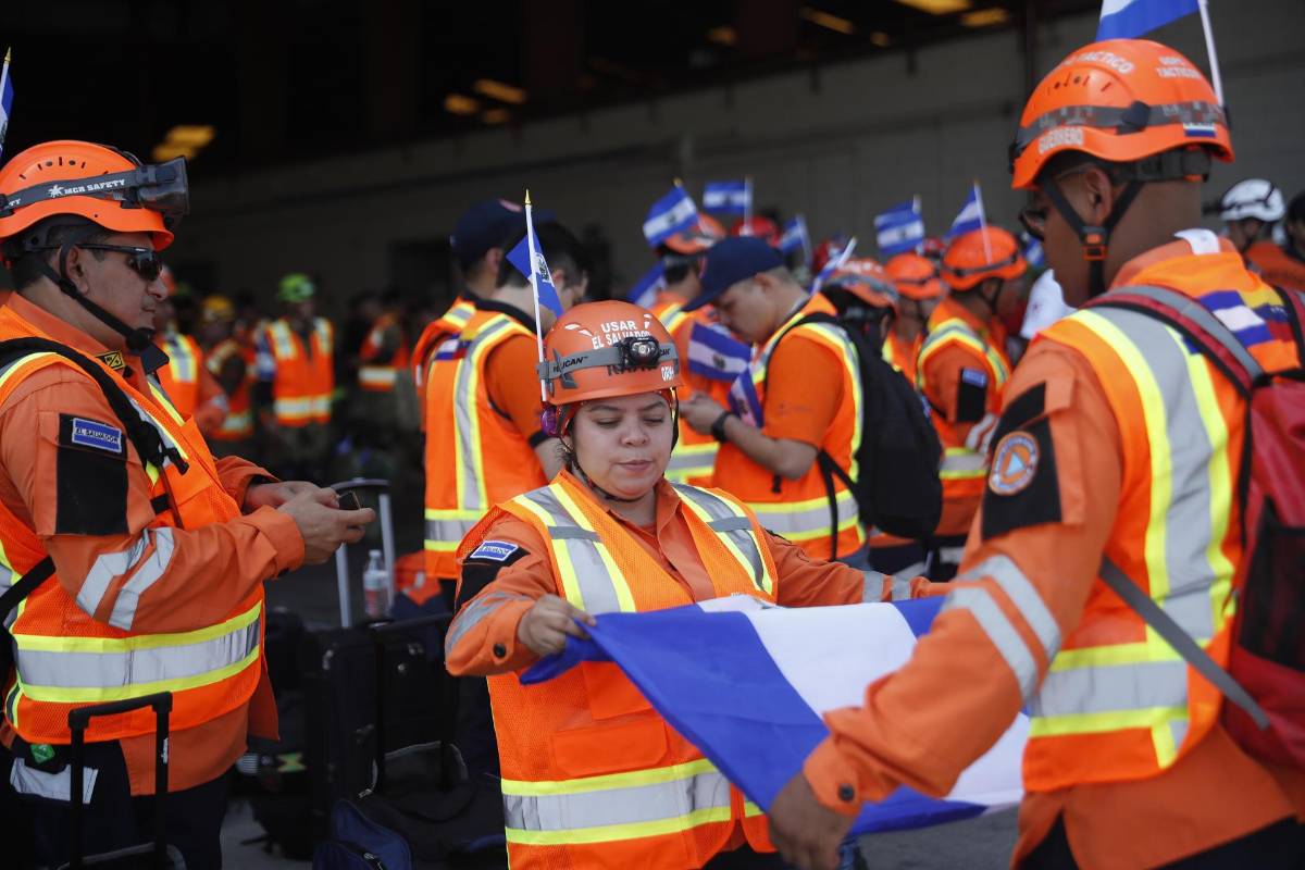 Bukele envía equipo de rescatistas a Venezuela tras devastador terremoto
