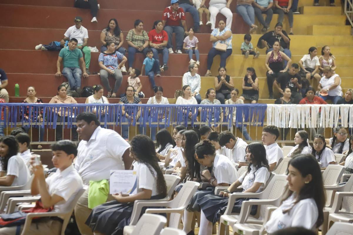 Reconocen la excelencia académica del JTR