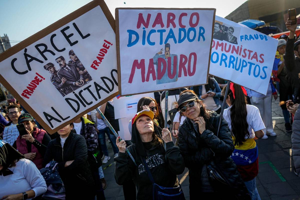 Crisis en Venezuela: Chavismo y oposición se movilizan un mes después de las elecciones