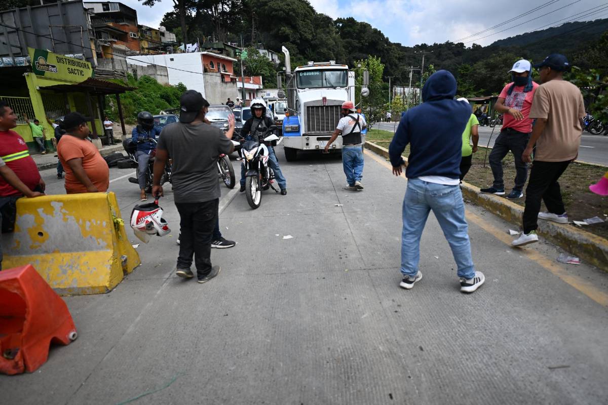 Ataque armado contra manifestación deja un muerto en Guatemala