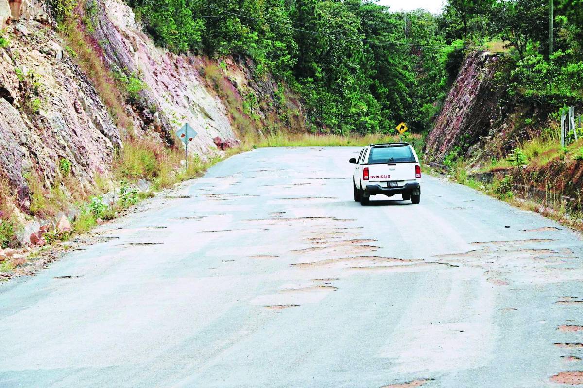 Intibucá reclama la rehabilitación de tramos carreteros principales