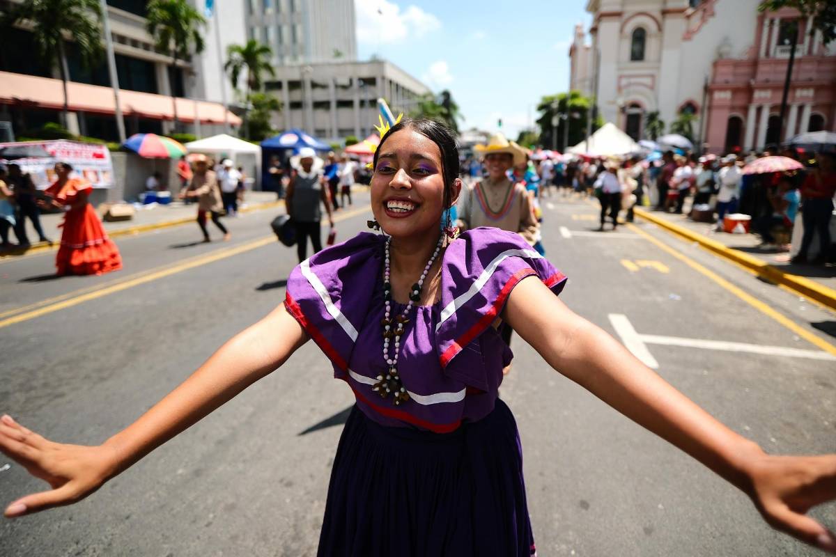 Instituto 1 de Mayo se roba el show en su retorno a los desfiles patrios