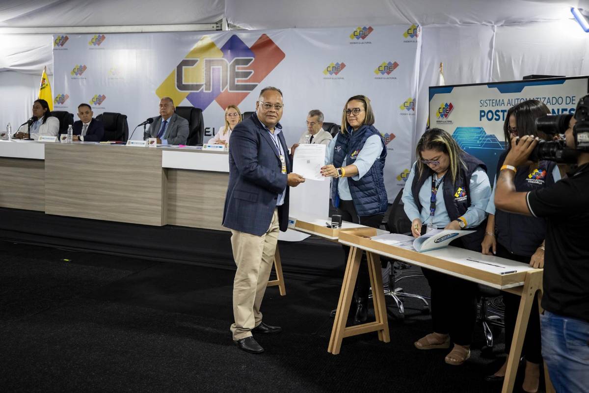 Exrival de Chávez enfrentará a Maduro tras bloqueo a coalición opositora venezolana