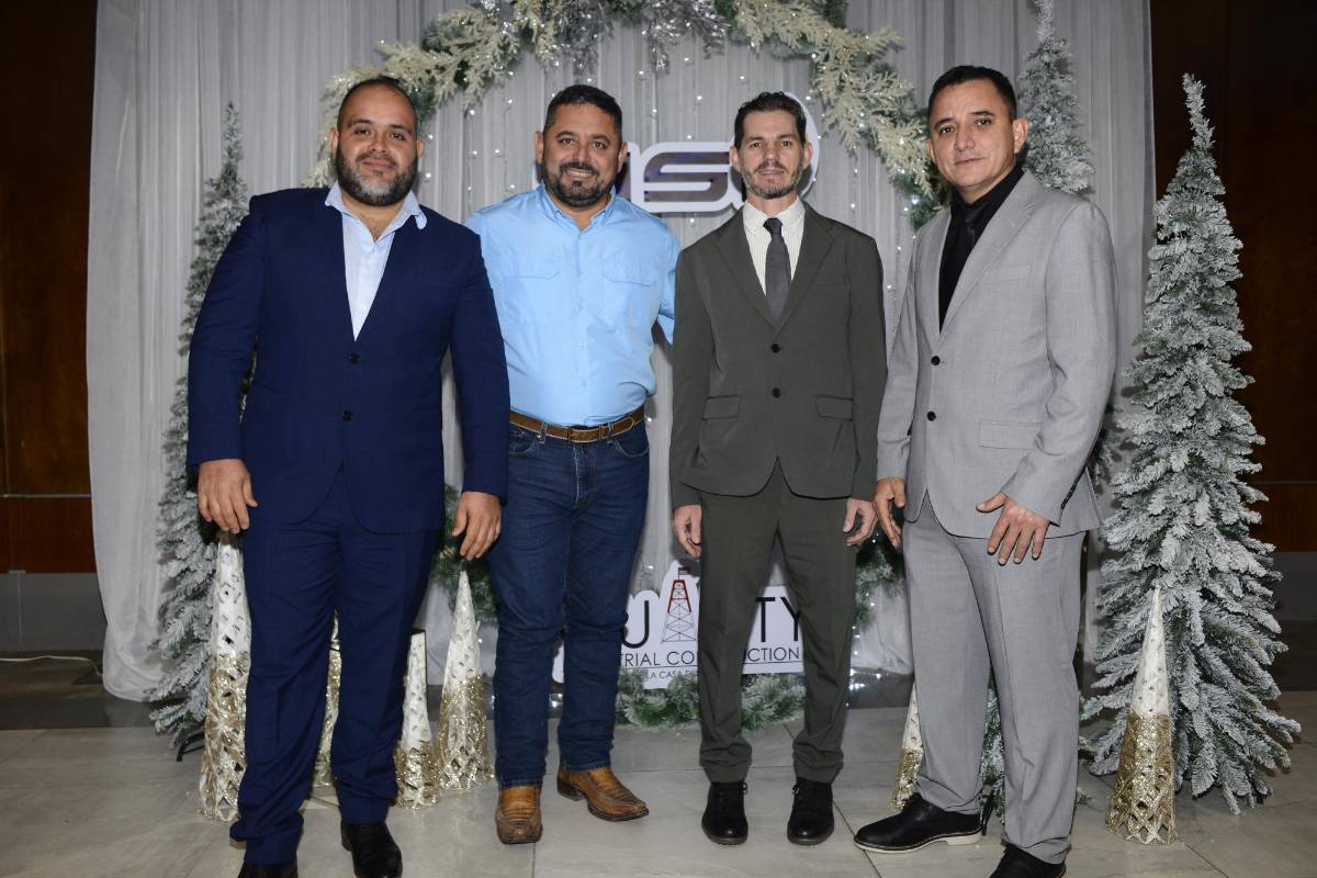 Empresa realiza cena navideña 2024: noche para compartir