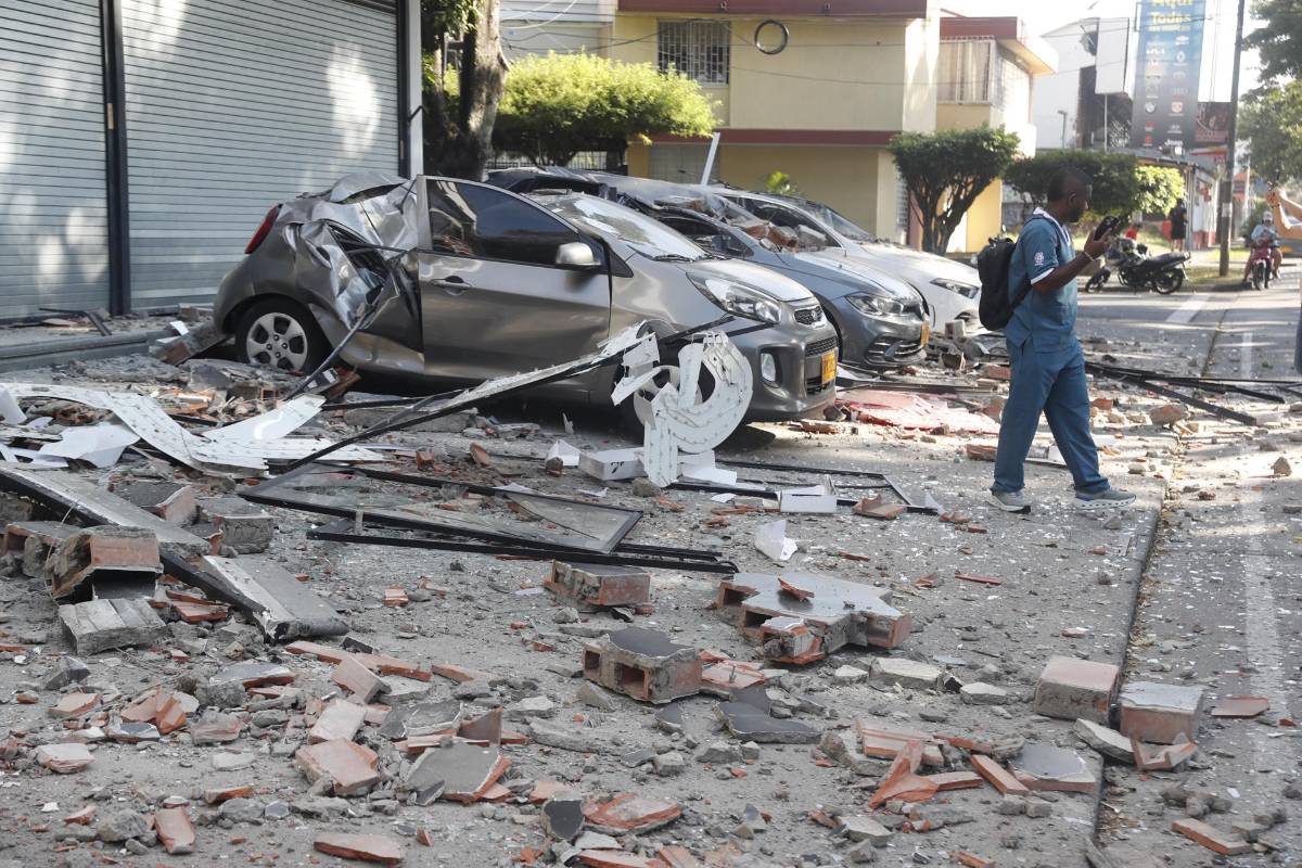 Colapsó histórica catedral: las impactantes imágenes del sismo de 7,4 en Colombia