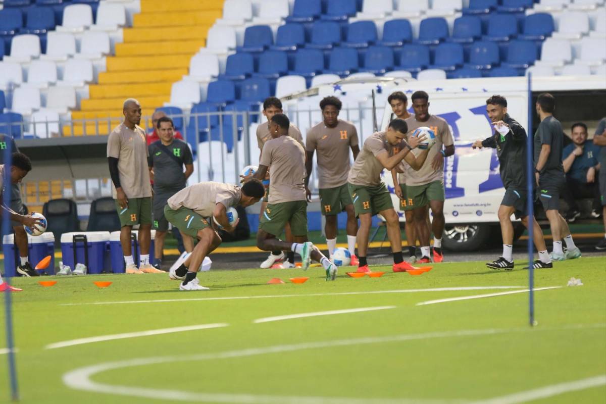Honduras con visita especial y la triste foto de Edwin en último entrenamiento
