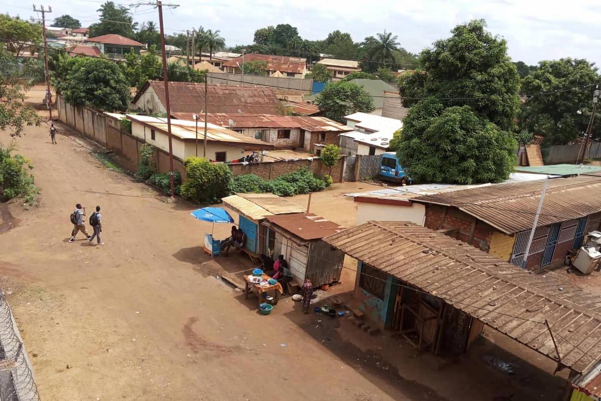 “Les vamos a caer a golpes”: El relato de Bryan Sánchez, hondureño deportado de EE UU a África
