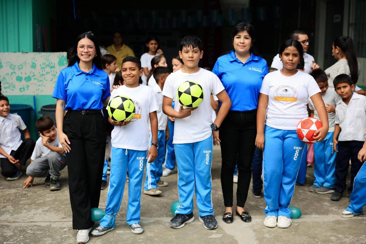 Escolares de la Flor de Cuba reciben taller sobre el bullying