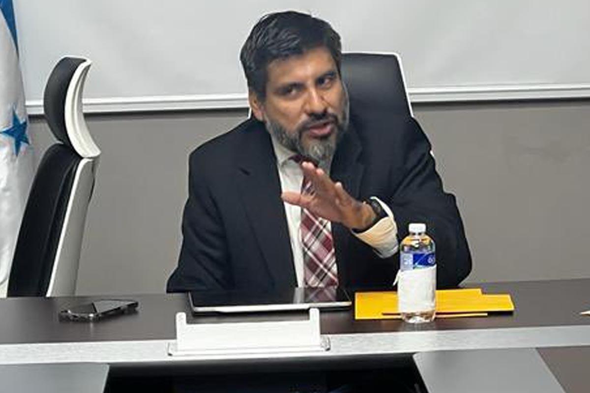 Hondureños en Estados Unidos condenan nombramiento de Johel Zelaya