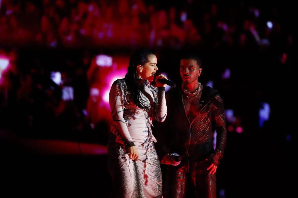 Grabé tu nombre en mis costillas: indirectas de Rosalía a Rauw Alejandro