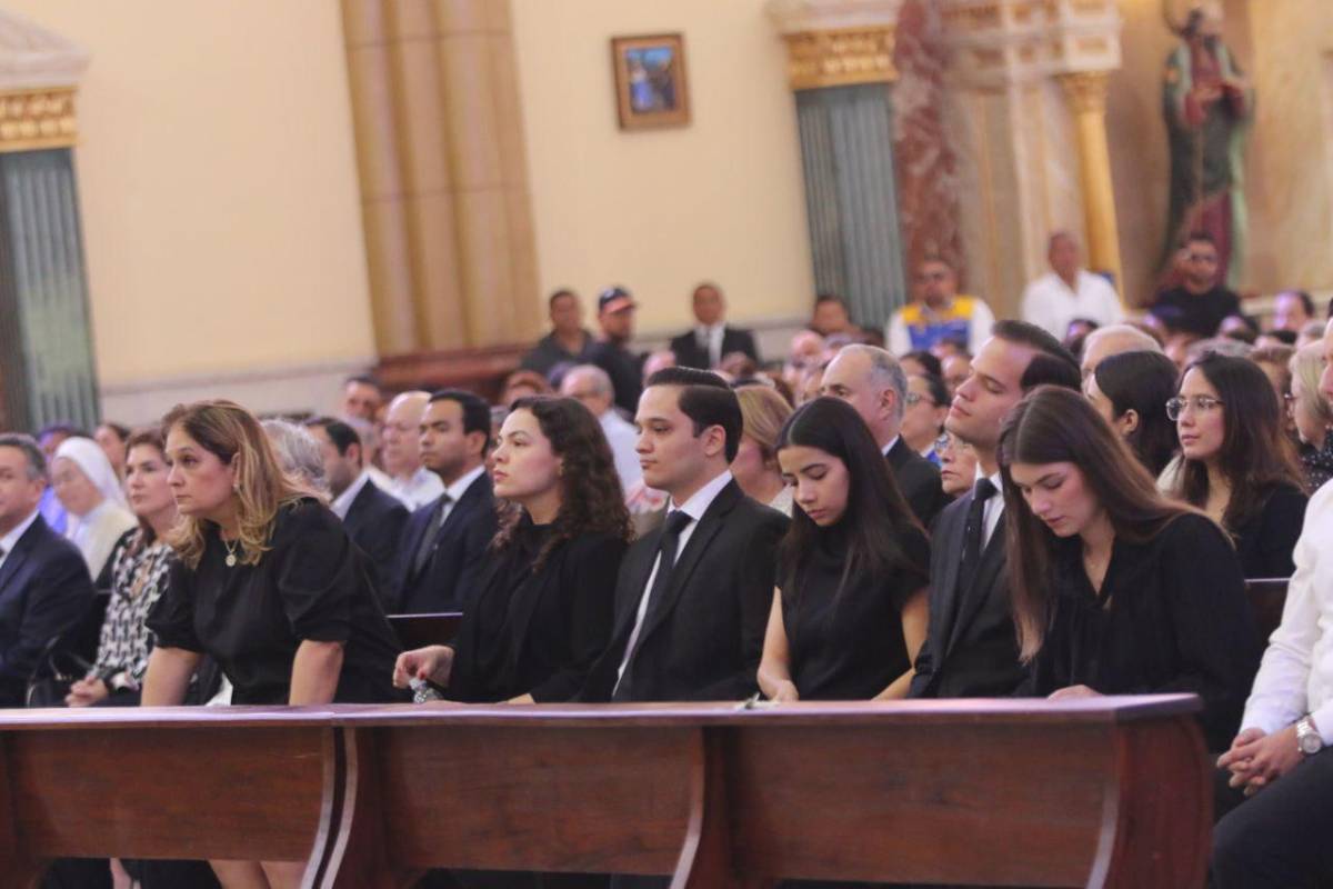 Familia y amigos despiden a don Emilio Larach con emotiva misa