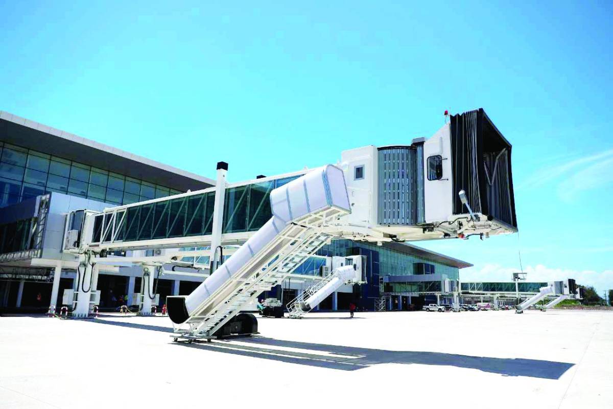 En los primeros meses, el aeropuerto operará con una torre de control provisional. Se espera que la oficial esté terminada para marzo de 2022.