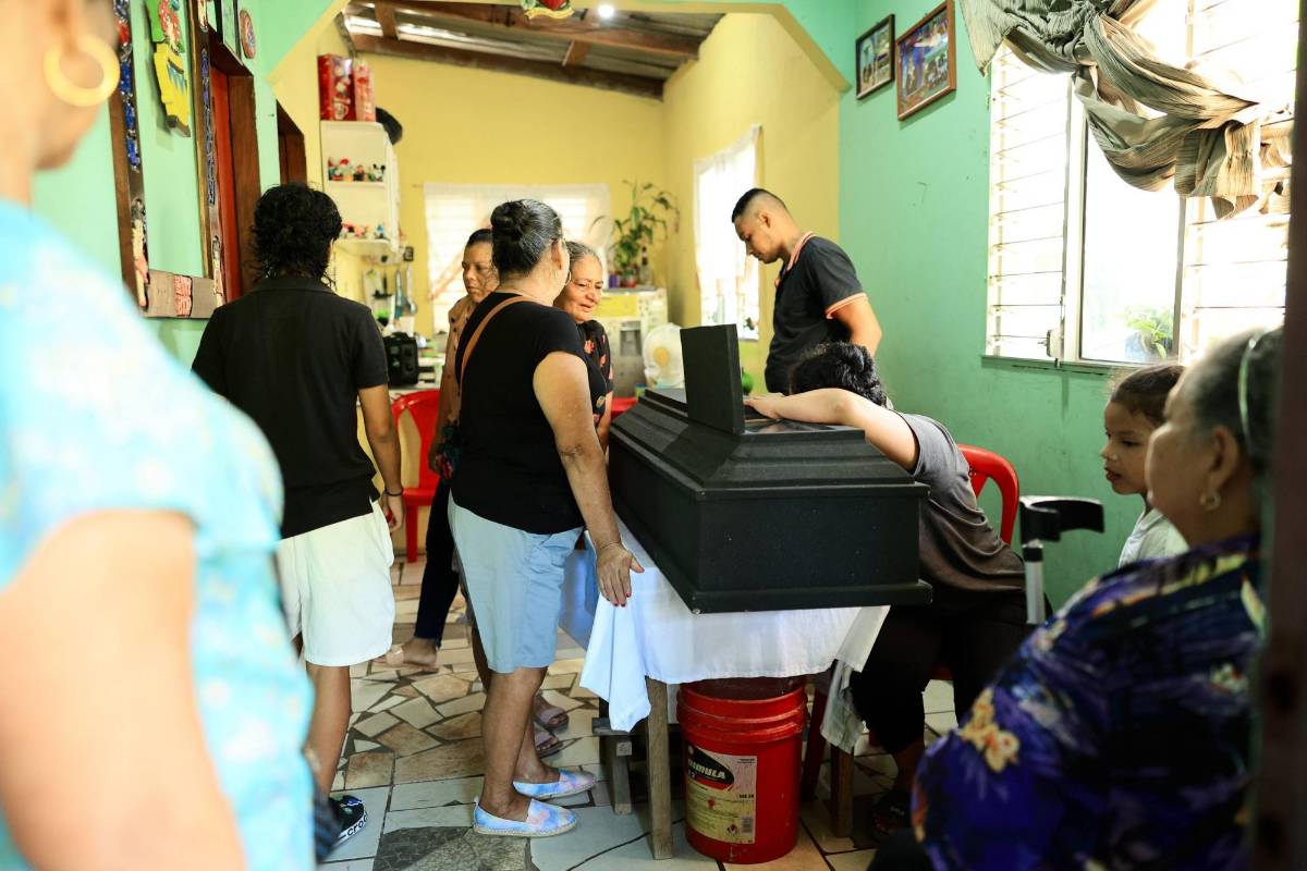 Giro inesperado: Una mujer iba al volante de la camioneta, según testigos del accidente en Omoa