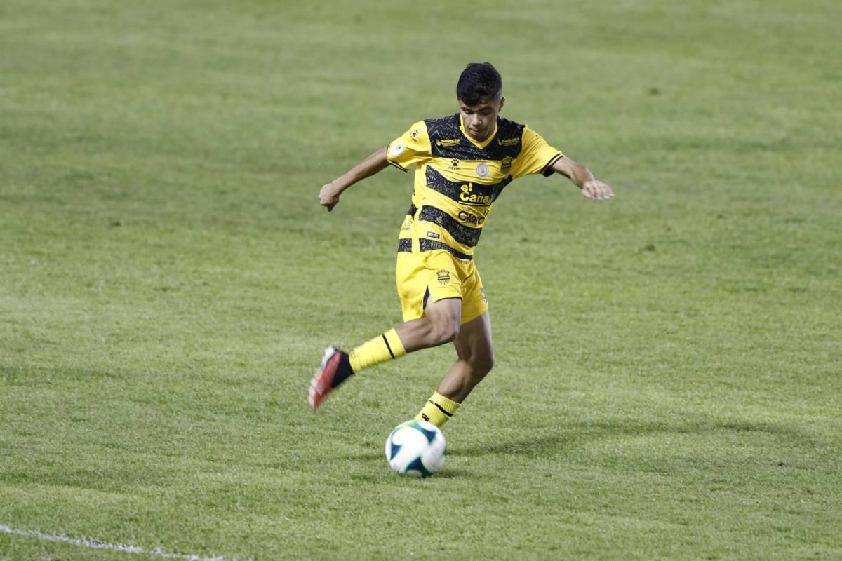 Roberto Osorto suma un gol y 17 juegos en la Liga Nacional.