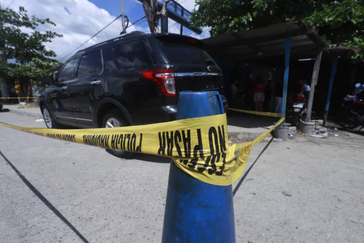 Lo que se sabe de la mujer hallada muerta en camioneta en SPS; su esposo está requerido