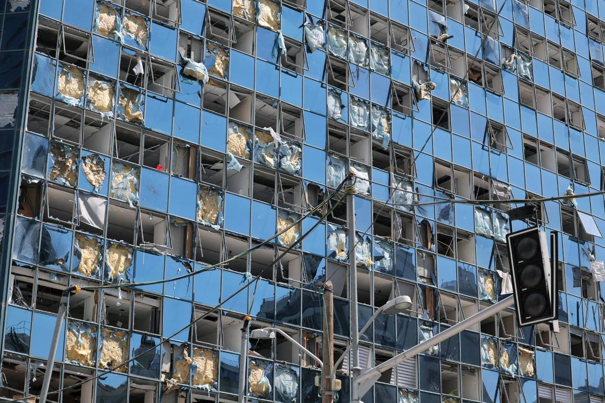 Las imágenes del ataque de Irán a uno de los principales hospitales de Israel