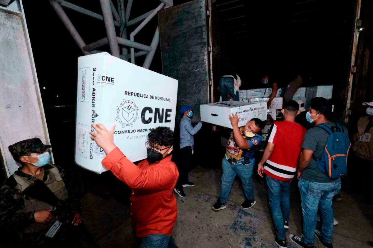 Hoy distribuyen las 3,326 maletas en los 12 municipios de Cortés