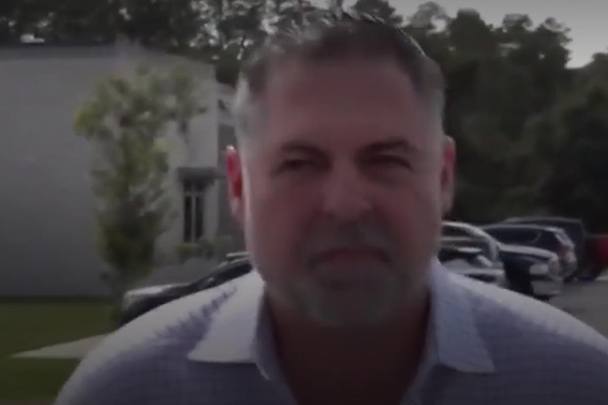 Empresario es arrestado por estafar 1.5 millones de dólares