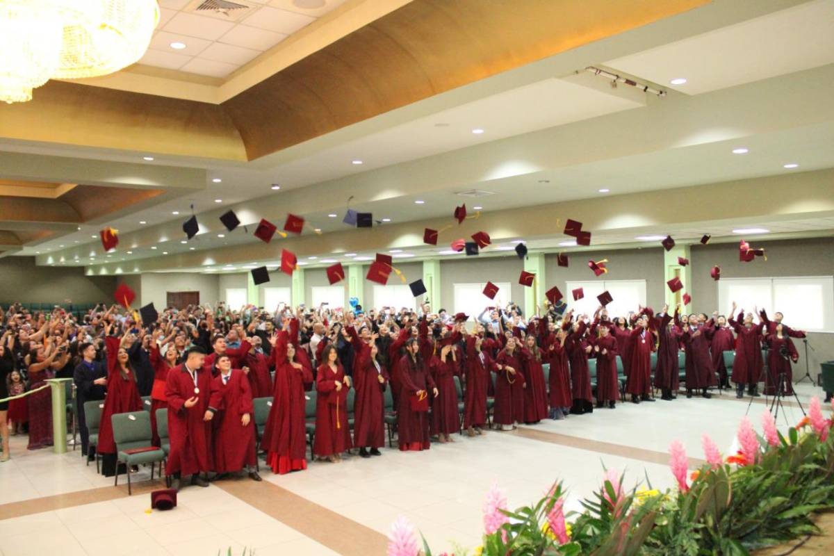 El Instituto Tecnológico Sampedrano gradúa a 200 profesionales