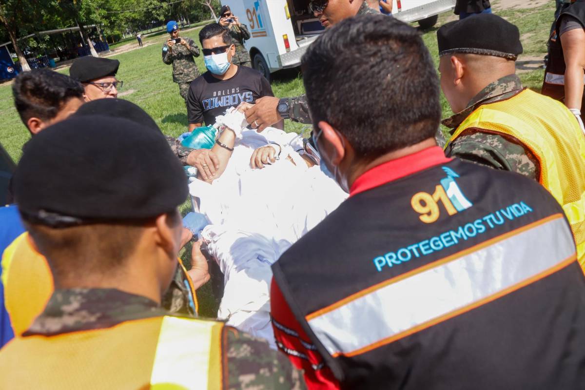Llegan en helicóptero a SPS las víctimas del accidente en Los Hornos, Copán